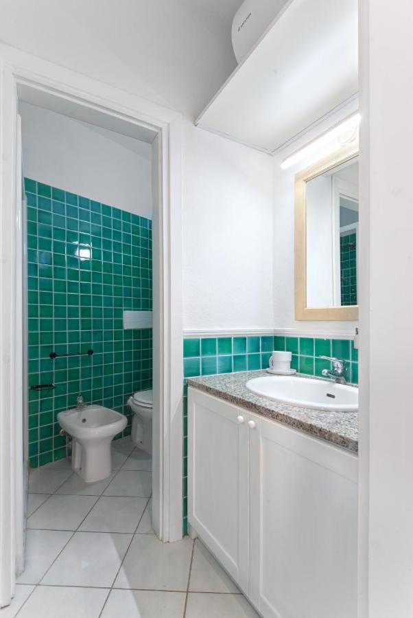 Ferienwohnung Calarossa Bay Isola Rossa Exterior foto